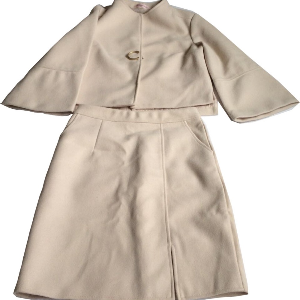 Beige woolen cloth set